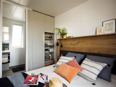 MOBILHOME 7 personnes - PREMIUM - 3 chambres avec climatisation +TV+ Plancha à gaz + 2 SDB 