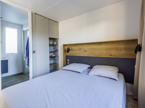 MOBILHOME 7 personnes - PREMIUM - 3 chambres avec climatisation +TV+ Plancha à gaz + 2 SDB 