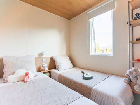 MOBILHOME 7 personnes - PREMIUM - 3 chambres avec climatisation +TV+ Plancha à gaz + 2 SDB - 2025