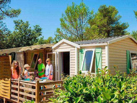 MOBILHOME 4 personnes - Homair mobil-home au Roussillonnais Classic | 2 Ch. | 4 Pers. | Terrasse simple
