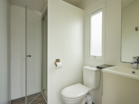 MOBILHOME 2 personnes - Homair mobil-home au Roussillonnais Comfort | 1 Ch. | 2 Pers. | Terrasse surélevée