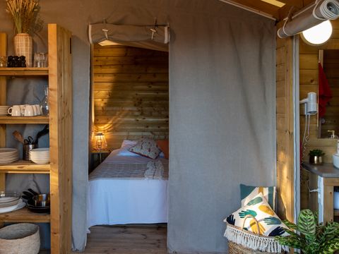 Tente en toile et en bois 5 personnes - Lodge Kamari CLASSIC Climatisé