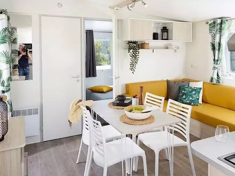 MOBILHOME 4 personnes - Tour Opérateur Maeva sur Camping L'Hippocampe - Mobil Home 3 Pièces 4 Personnes Climatisé