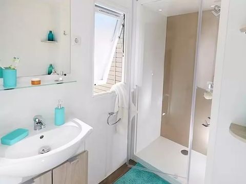 MOBILHOME 4 personnes - Tour Opérateur Maeva sur Camping Le Bois de Valmarie - Mobil Home 3 Pièces 4 Personnes Climatisé