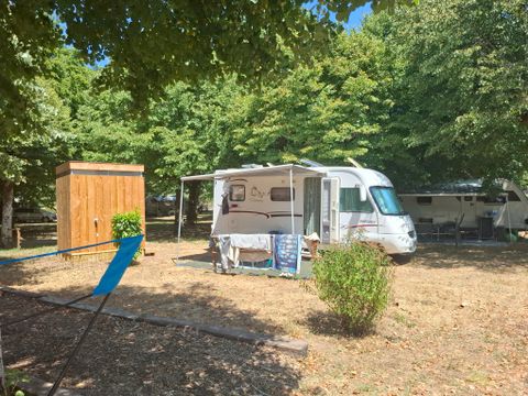 Emplacement - Emplacement Premium avec Sanitaire privé
