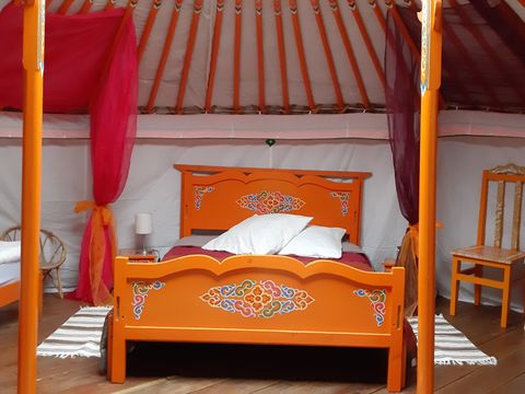 HÉBERGEMENT INSOLITE 4 personnes - YOURTE 4 personnes sans sanitaires 28 m²