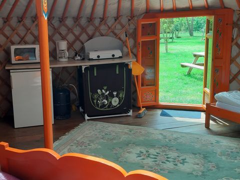 HÉBERGEMENT INSOLITE 4 personnes - YOURTE 4 personnes sans sanitaires 28 m²