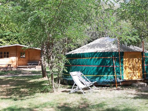 HÉBERGEMENT INSOLITE 4 personnes - YOURTE 4 personnes sans sanitaires 28 m²