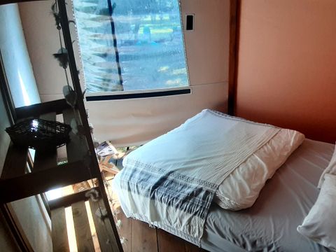 HÉBERGEMENT INSOLITE 4 personnes - Dôme WIGWAM avec sanitaires 27 m²