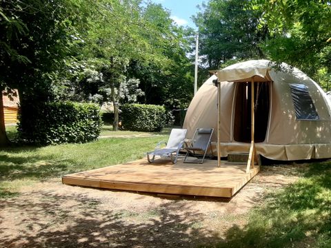 HÉBERGEMENT INSOLITE 4 personnes - Dôme WIGWAM avec sanitaires 27 m²