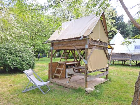 HÉBERGEMENT INSOLITE 2 personnes - Tente Bivouac perchée