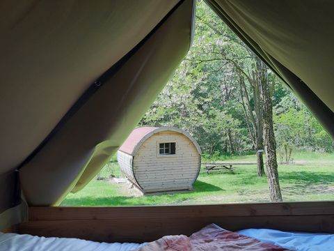HÉBERGEMENT INSOLITE 2 personnes - Tente Bivouac perchée