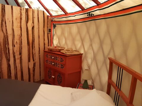 HÉBERGEMENT INSOLITE 5 personnes - Yourte avec salle de bain pour 5 personnes