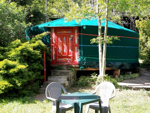HÉBERGEMENT INSOLITE 3 personnes - Yourte mongole 3 personnes