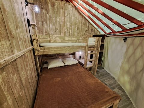 HÉBERGEMENT INSOLITE 5 personnes - Yourte WOOD 5 personnes
