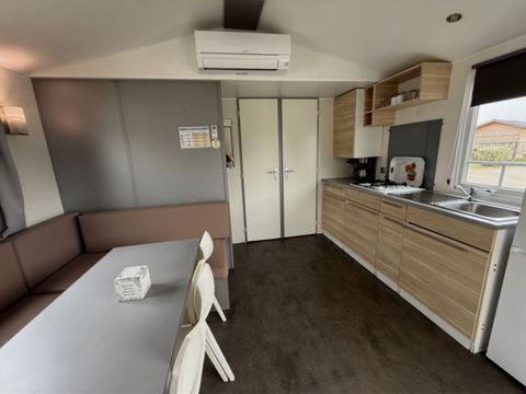 Mobilhome 4 personnes - MH Confort Mistral 4 personnes - 2 chambres, climatisation et télévision