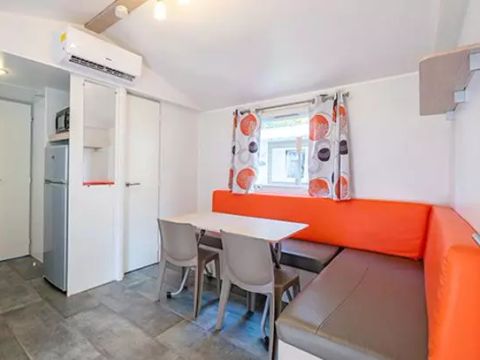 MOBILHOME 4 personnes - Classic | 2 Ch. | 4 Pers. | Terrasse surélevée | Clim. par Homair