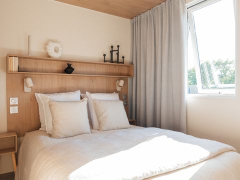 MOBILHOME 4 personnes - Premium Roseau - 2chambres, climatisé, télévision, lave-vaisselle, sèche-serviette et coffre fort