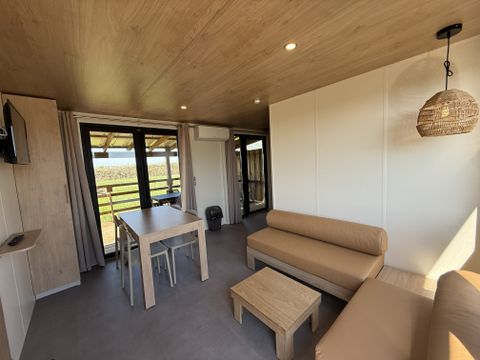 MOBILHOME 4 personnes - Premium Roseau - 2chambres, climatisé, télévision, lave-vaisselle, sèche-serviette et coffre fort