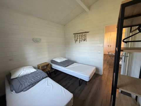 CHALET 8 personnes - Grande Cabane Pampa 6/8 personnes - 3 chambres, climatisé, lave-vaisselle, télévision