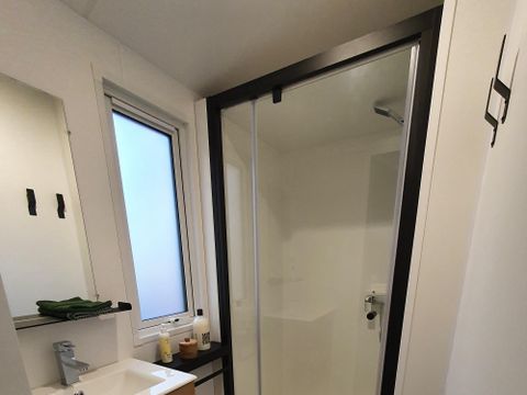 MOBILHOME 4 personnes - 25m2 (2021) + Terrasse bois semi-couverte 8m2. 4 pers