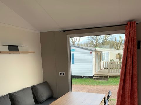MOBILHOME 4 personnes - 25m2 (2021) + Terrasse bois semi-couverte 8m2. 4 pers