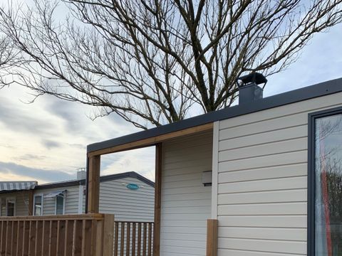 MOBILHOME 4 personnes - 25m2 (2021) + Terrasse bois semi-couverte 8m2. 4 pers