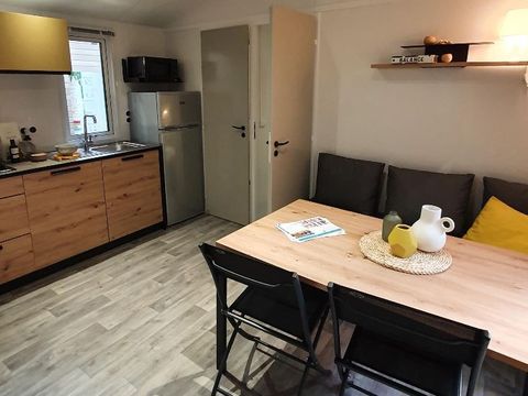 MOBILHOME 4 personnes - 25m2 (2021) + Terrasse bois semi-couverte 8m2. 4 pers