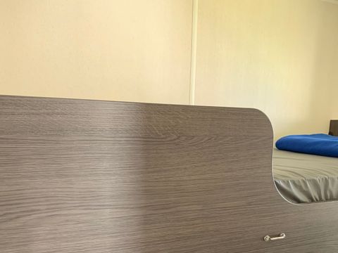 MOBILHOME 4 personnes - 20m² + Terrasse bois couverte 8m². 2/4 pers