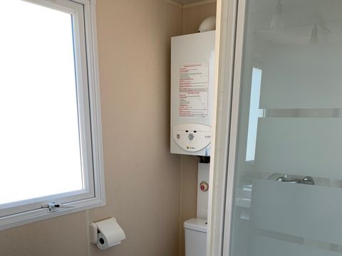 MOBILHOME 4 personnes - 20m² + Terrasse bois couverte 8m². 2/4 pers