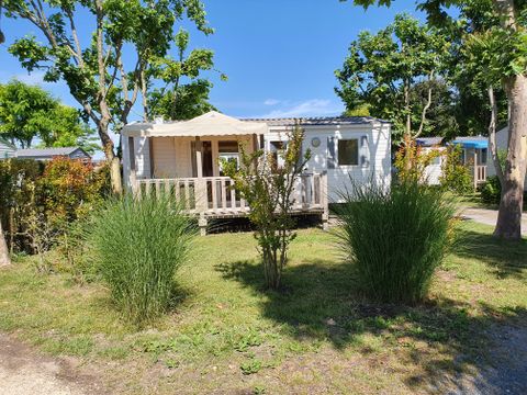 MOBILHOME 6 personnes - 30m² + Terrasse bois semi-couverte 12m² 4/6 pers