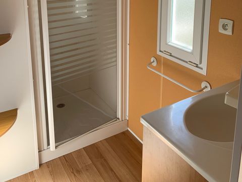 MOBILHOME 6 personnes - 30m² + Terrasse bois semi-couverte 12m² 4/6 pers