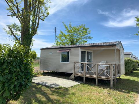 MOBILHOME 4 personnes - 26m² + Terrasse bois intégrée de 7m². 4 pers