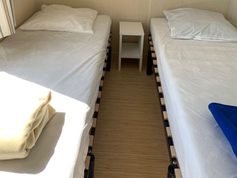 MOBILHOME 4 personnes - 26m² + Terrasse bois intégrée de 7m². 4 pers