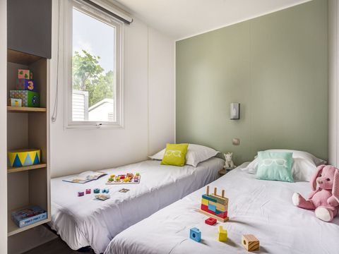 MOBILHOME 10 personnes - COTTAGE FRIENDS 10p 5ch 2SdB Clim ****<br/><br/>