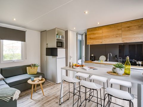 MOBILHOME 10 personnes - COTTAGE FRIENDS 10p 5ch 2SdB Clim ****<br/><br/>