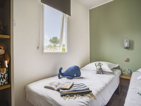 MOBILHOME 10 personnes - COTTAGE FRIENDS 10p 5ch 2SdB Clim ****<br/><br/>