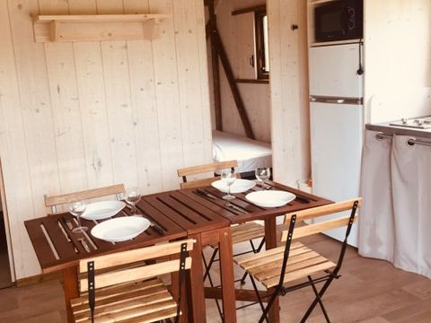 HÉBERGEMENT INSOLITE 4 personnes - LODGE SUR PILOTIS