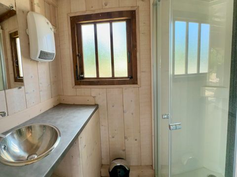 HÉBERGEMENT INSOLITE 4 personnes - LODGE SUR PILOTIS