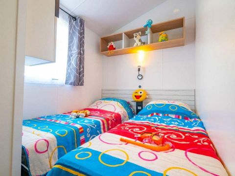 MOBILHOME 8 personnes - Mobil-home | Comfort | 4 Ch. | 8 Pers. | Terrasse surélevée | 1 SDB