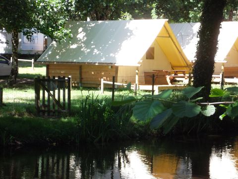 Bungalow toilé 4 personnes - Amazone Standard 20m² / - 2 chambres - Terrasse - Sans sanitaires privatifs