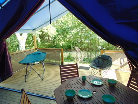 TENTE TOILE ET BOIS 5 personnes - Freeflower Standard 37m² / 2 chambres - terrasse (sans sanitaires privatifs)