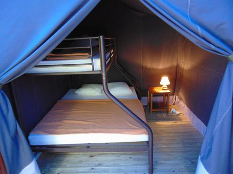 Tente en toile et en bois 5 personnes - Freeflower Standard 37m² / - 2 chambres - Terrasse - Sans sanitaires privatifs