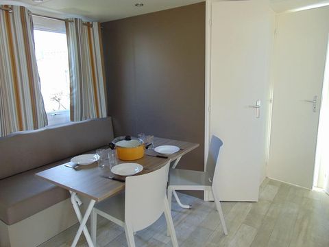 MOBILHOME 4 personnes - Confort 24 m² / 2 chambres - terrasse
