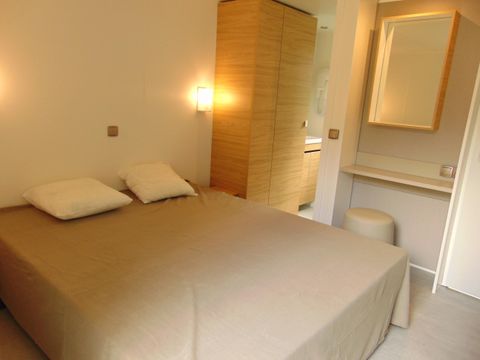 Mobilhome 6 personnes - Confort - 33m² / - 2 chambres - 2 salles de bain - Terrasse