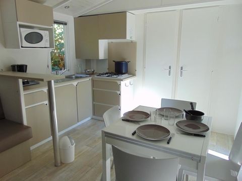 MOBILHOME 8 personnes - Confort 38 m² / 4 chambres - terrasse