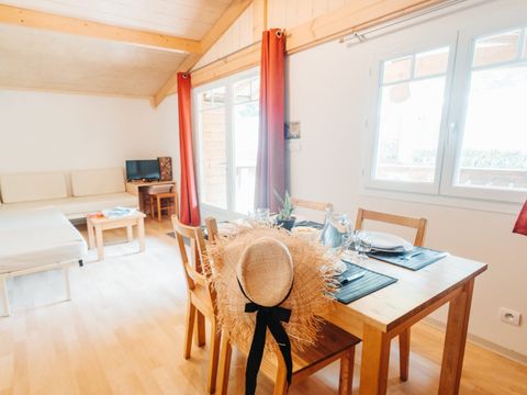 CHALET 4 personnes - CHALET BOIS 4/6 pour personne à mobilité réduite - 35m2 CHALET 4 personnes - CHALET BOIS 4/6 pour personne à mobilité réduite - 35m2