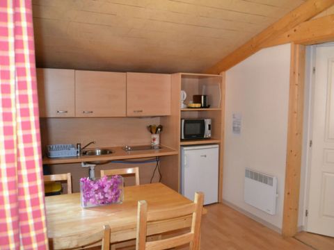 CHALET 4 personnes - CHALET BOIS 4/6 pour personne à mobilité réduite - 35m2 CHALET 4 personnes - CHALET BOIS 4/6 pour personne à mobilité réduite - 35m2