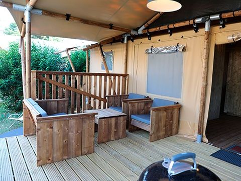 Tente en toile et en bois 6 personnes - Tente Safari Lodge | 3 Ch. | 6 Pers. | 1 SDB | Clim.