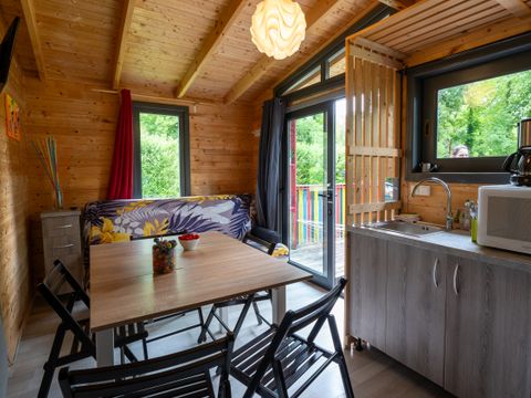 HÉBERGEMENT INSOLITE 8 personnes - CABANE DE GRETEL 3 chambres